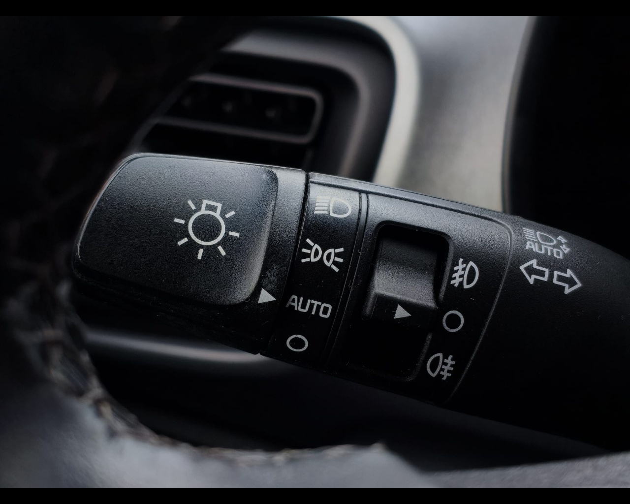 Foto KIA Stonic 1.0 t-gdi mhev Style 100cv mt