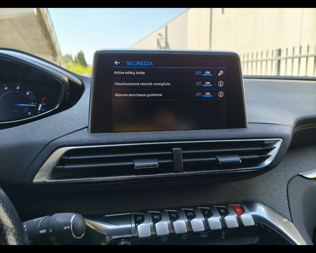 Foto PEUGEOT 3008 1.5 bluehdi GT Line s&s 130cv