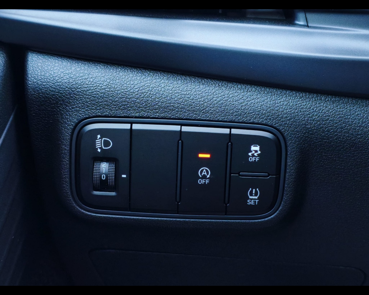 Foto HYUNDAI Bayon 1.2 mpi Xline