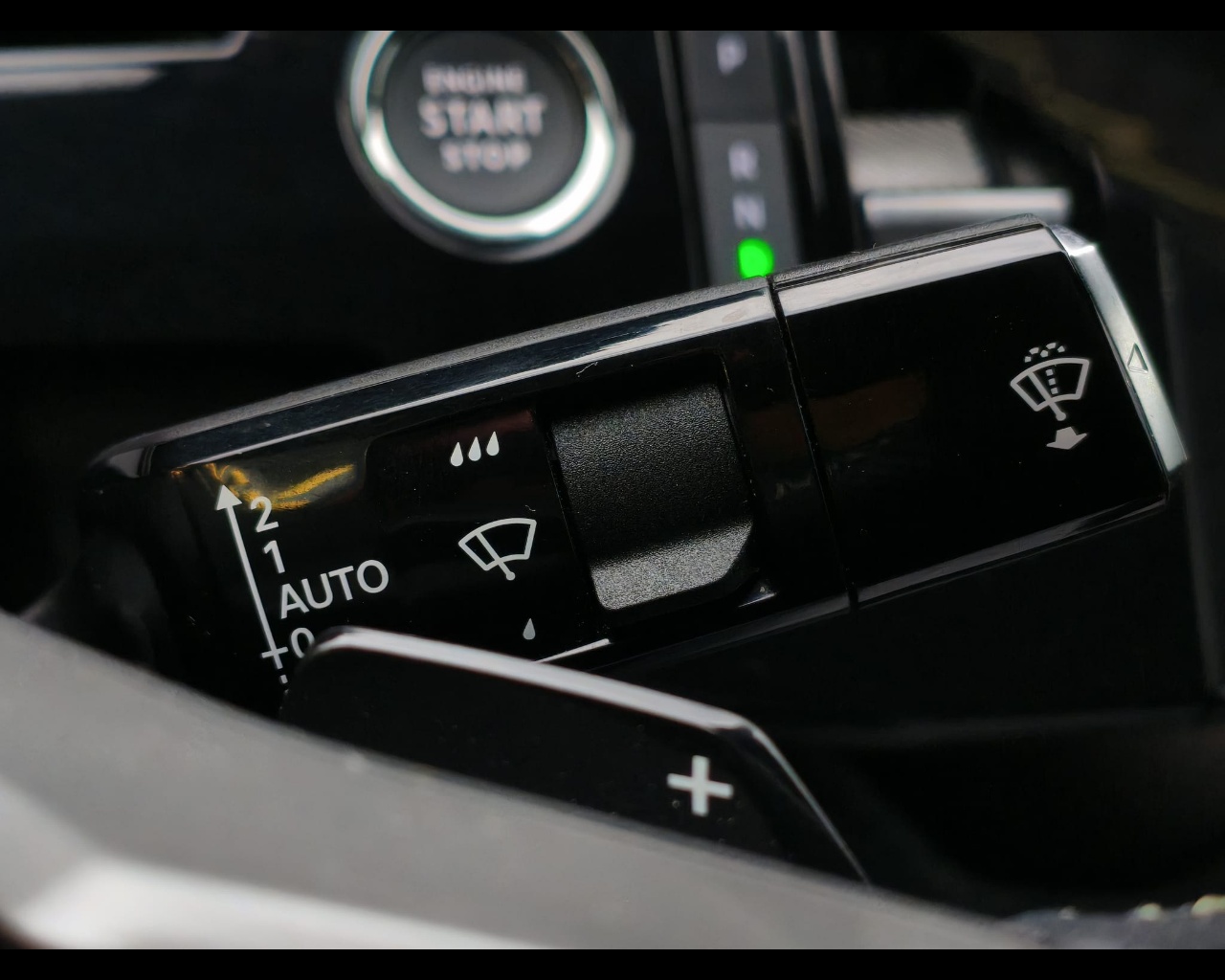 Foto PEUGEOT 3008 1.2 hybrid GT 145cv e-dcs6