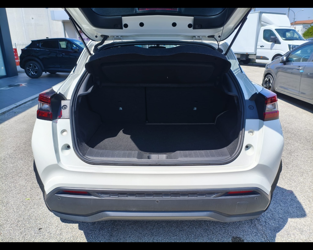 Foto NISSAN Juke 1.0 dig-t N-Connecta 114cv