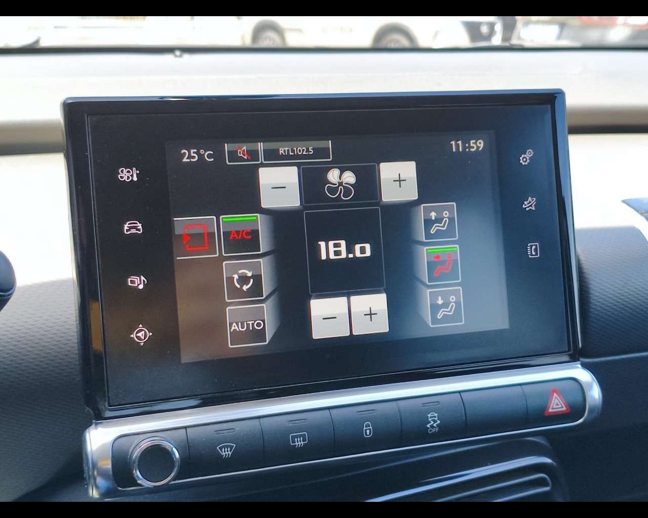 Foto CITROEN C4 Cactus 1.6 bluehdi Shine 100cv