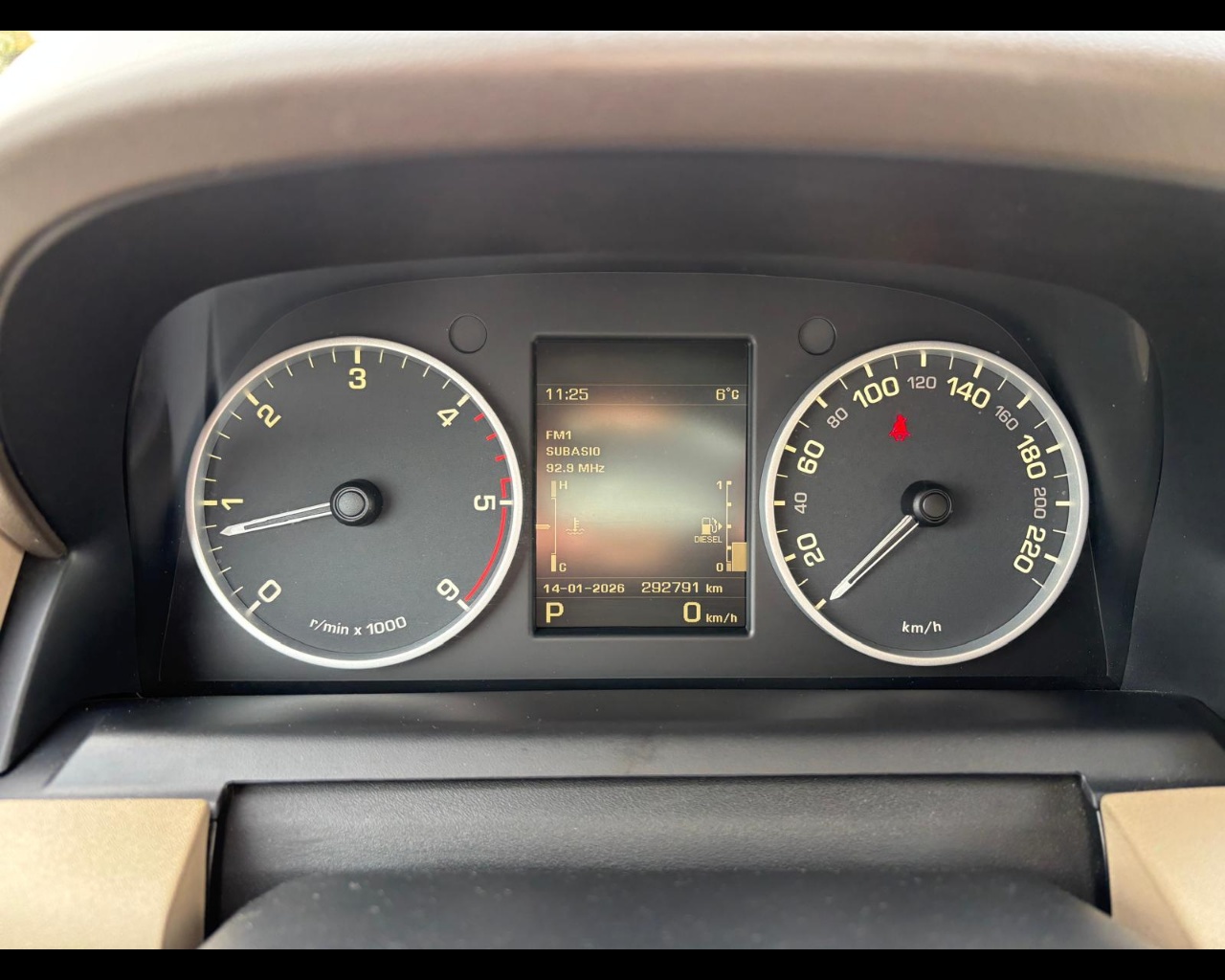 Foto LAND ROVER Discovery 3.0 sdV6 HSE 255cv auto