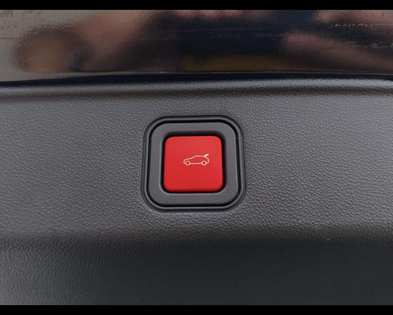 Foto FIAT 600 1.2 hybrid La Prima 110cv auto