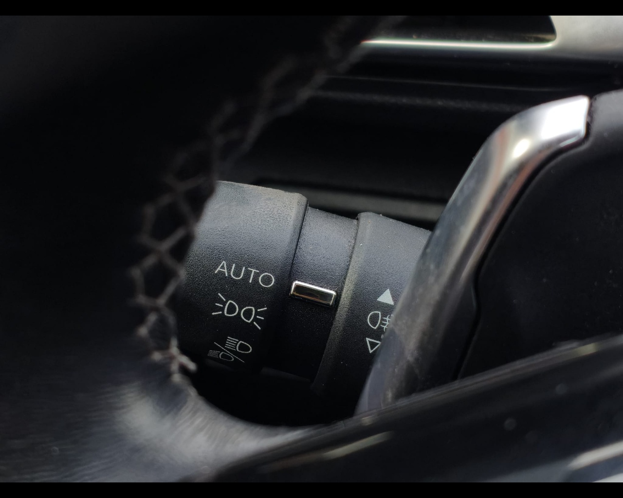 Foto PEUGEOT 3008 1.5 bluehdi Allure Pack s&s 130cv eat8