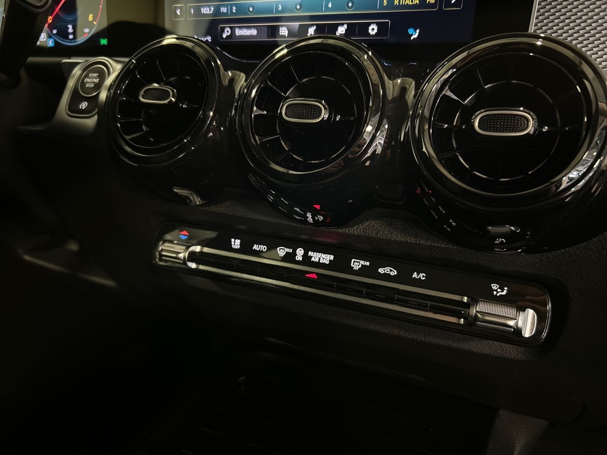 Mercedes GLB GLB 200 D Business 8G-DCT - 14