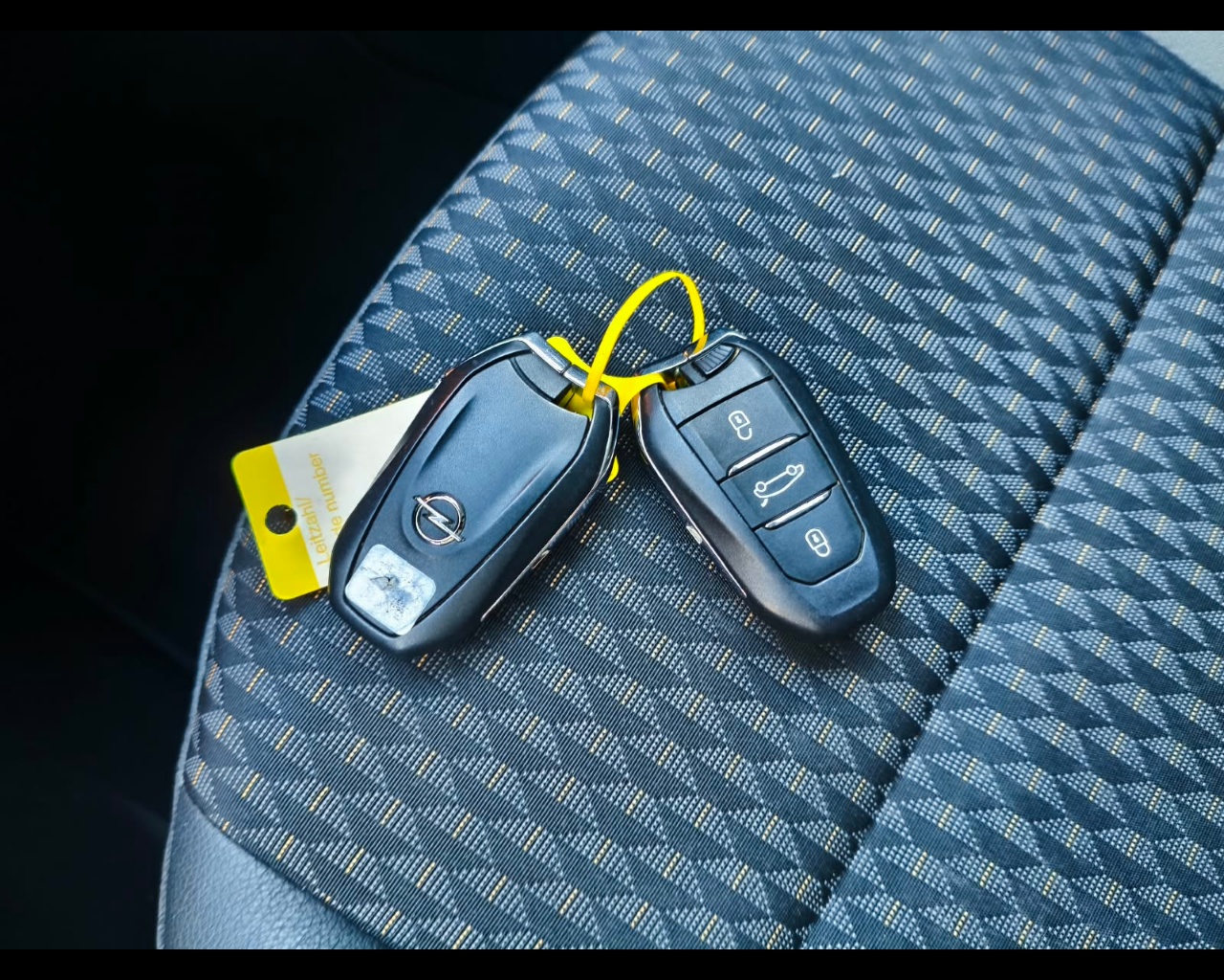 Foto OPEL Crossland X 1.5 ecotec Ultimate s&s 102cv