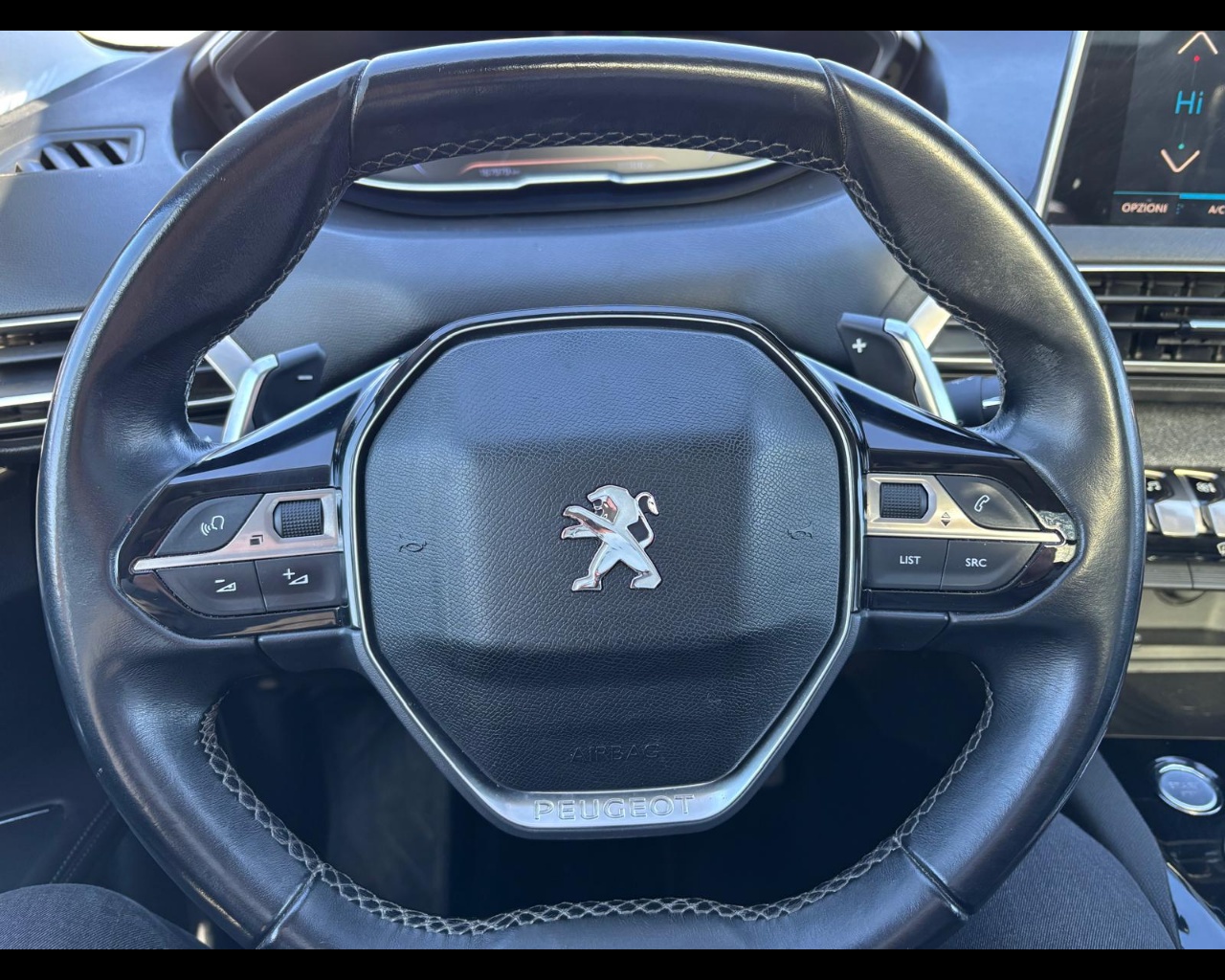 Foto PEUGEOT 5008 1.6 bluehdi Allure s&s 120cv 7p.ti eat6