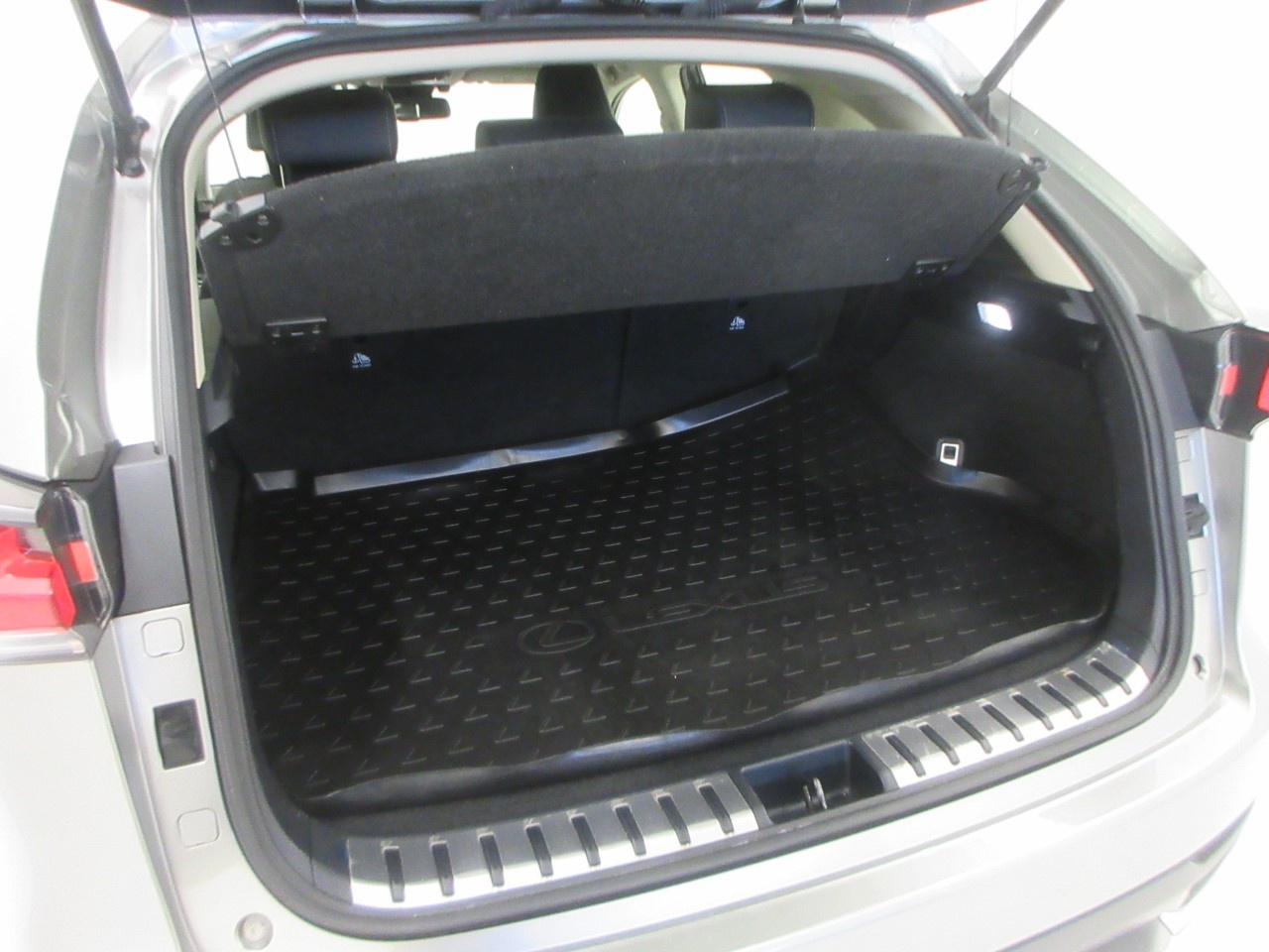 Lexus NX NX 300 2.5 Hybrid Executive 4WD CVT - 9