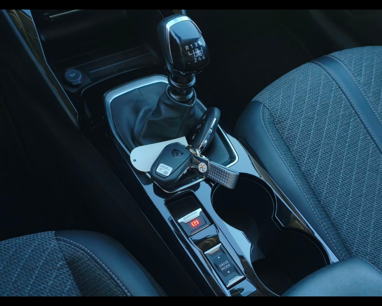 Foto PEUGEOT 208 1.2 puretech Allure s&s 100cv