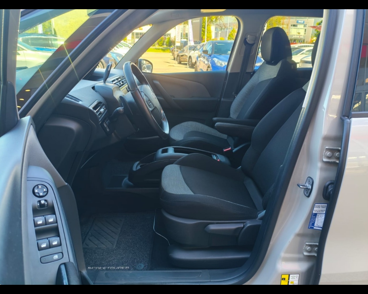 Foto CITROEN C4 Grand Spacetourer 1.5 bluehdi Business 7p. s&s 130cv eat8