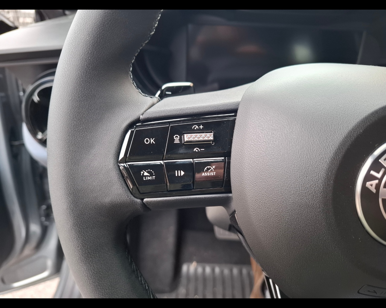 ALFA ROMEO Junior Ibrida My25 Ibrida 1.2145cv Hybrid Edct6 Ibrido benzina Aziendale - 9