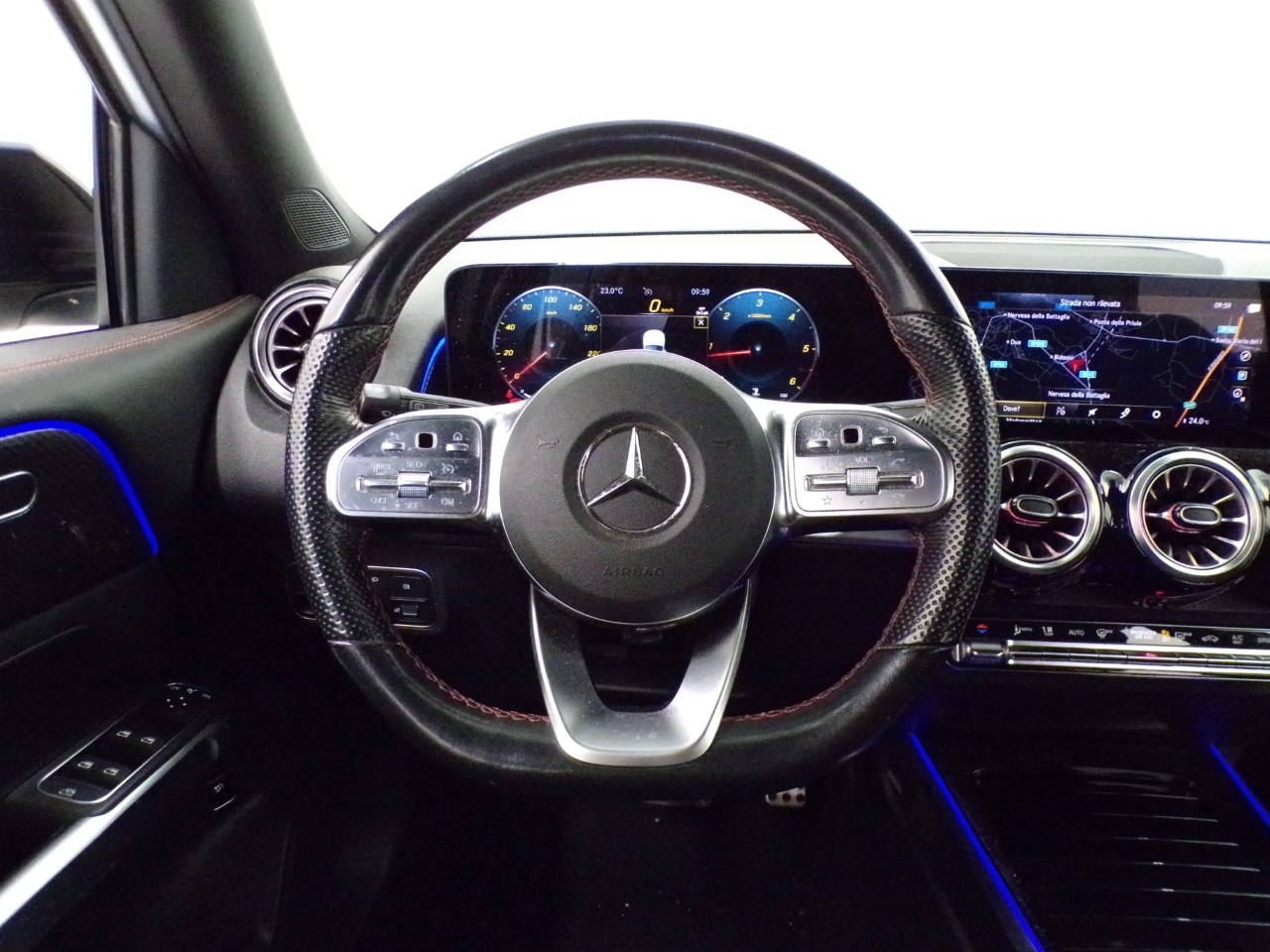 Mercedes GLB GLB 180 D Premium 8G-DCT - 16