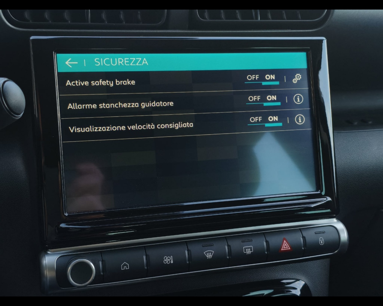 Foto CITROEN C3 Aircross 1.2 puretech Shine s&s 110cv