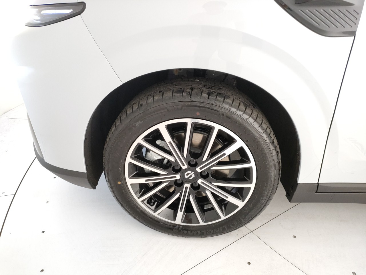 Leapmotor B10 Nuovo Elettrico B10 Porto Mantovano