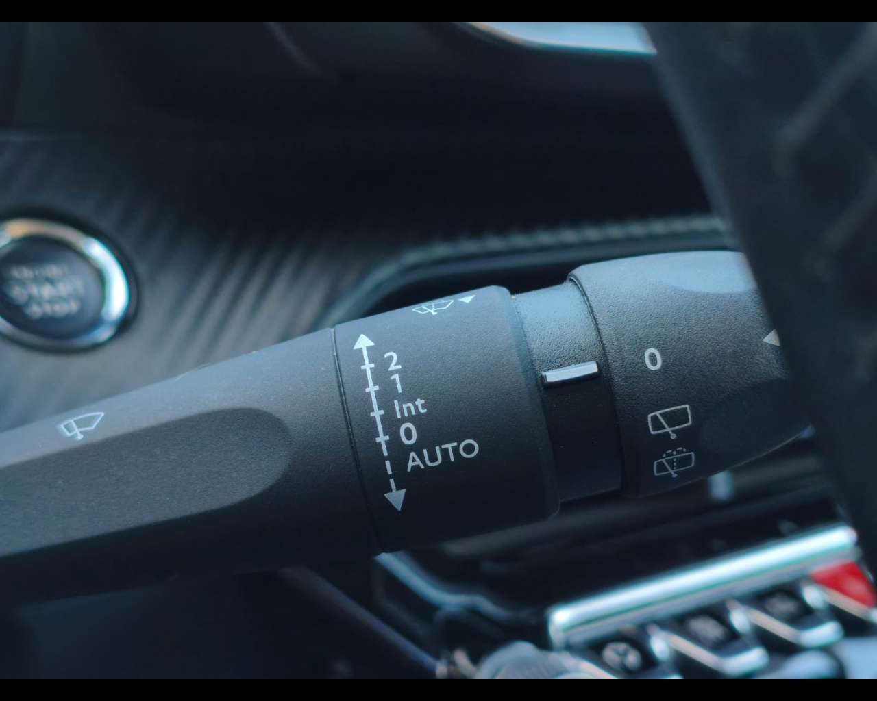 Foto PEUGEOT 2008 1.2 puretech Allure Pack s&s 100cv