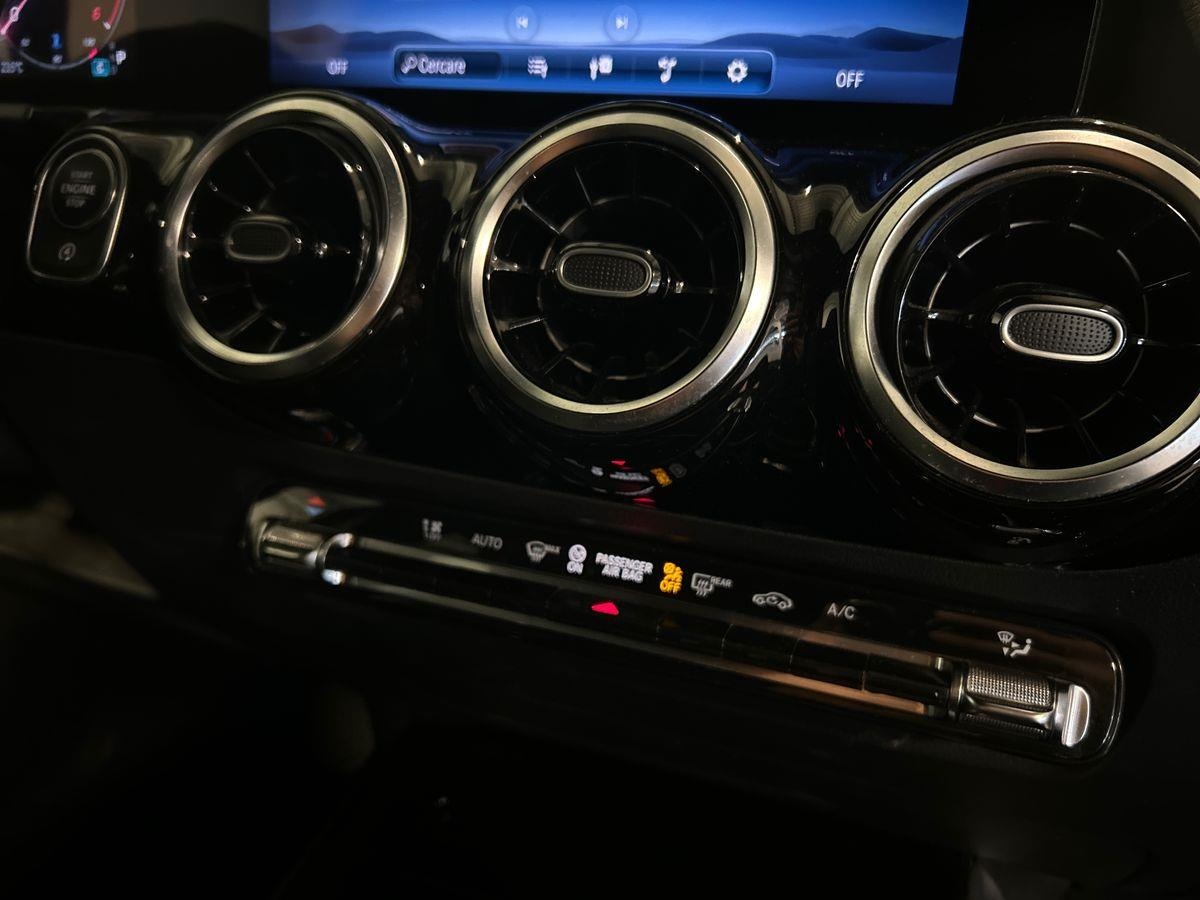 Mercedes  GLA 200 D Progressive Advanced 8G-DCT - 14