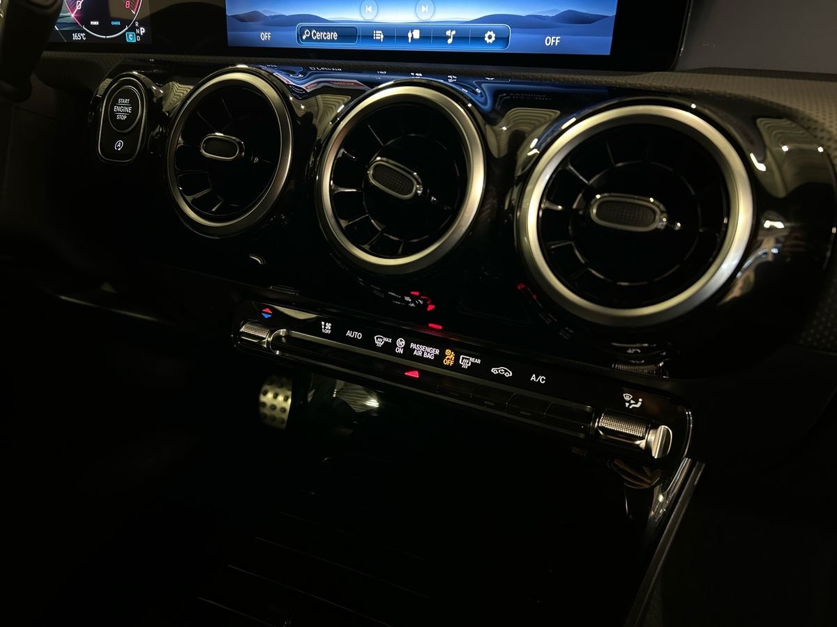 Mercedes  Classe A 180 AMG Line Advanced 7G-DCT - 14