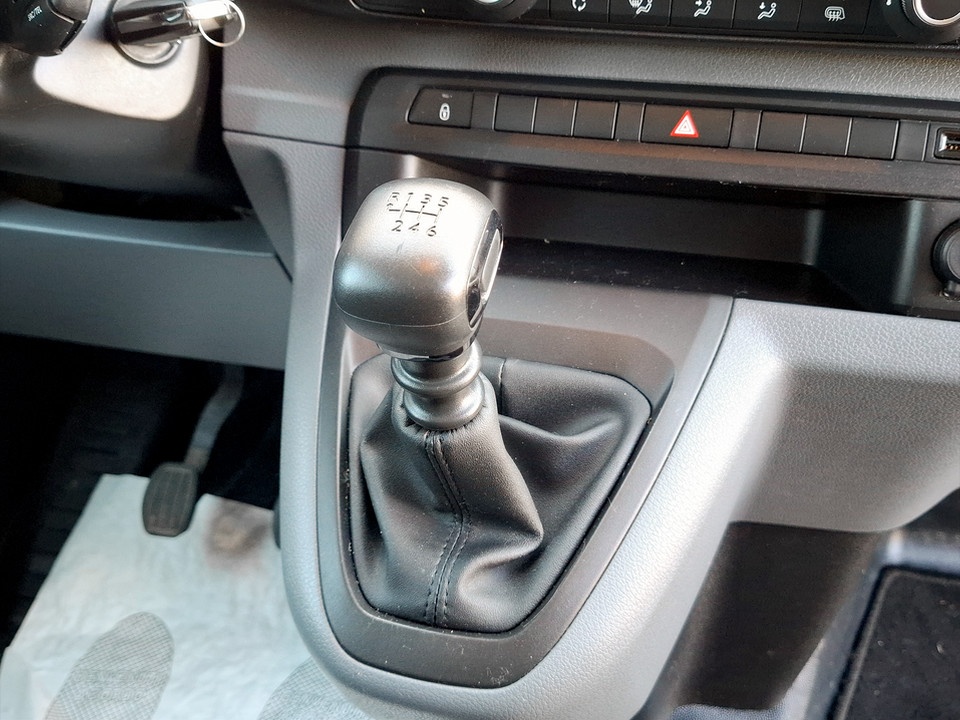 PEUGEOT Expert 2.0 Bluehdi std 140cv S&S d.cab mobile Diesel usato - 16