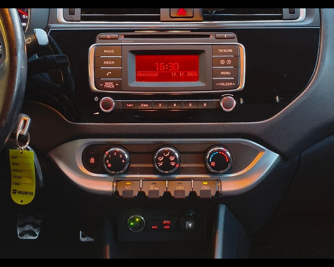 Foto KIA Rio 5p 1.2 Cool eco Gpl