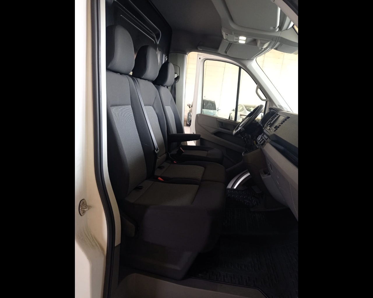 VOLKSWAGEN CRAFTER