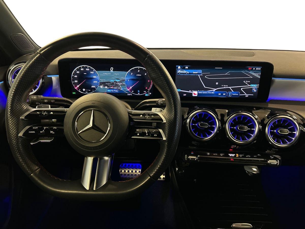 Mercedes  Classe A 180 D Advanced Plus AMG Line 8G-DCT - 11