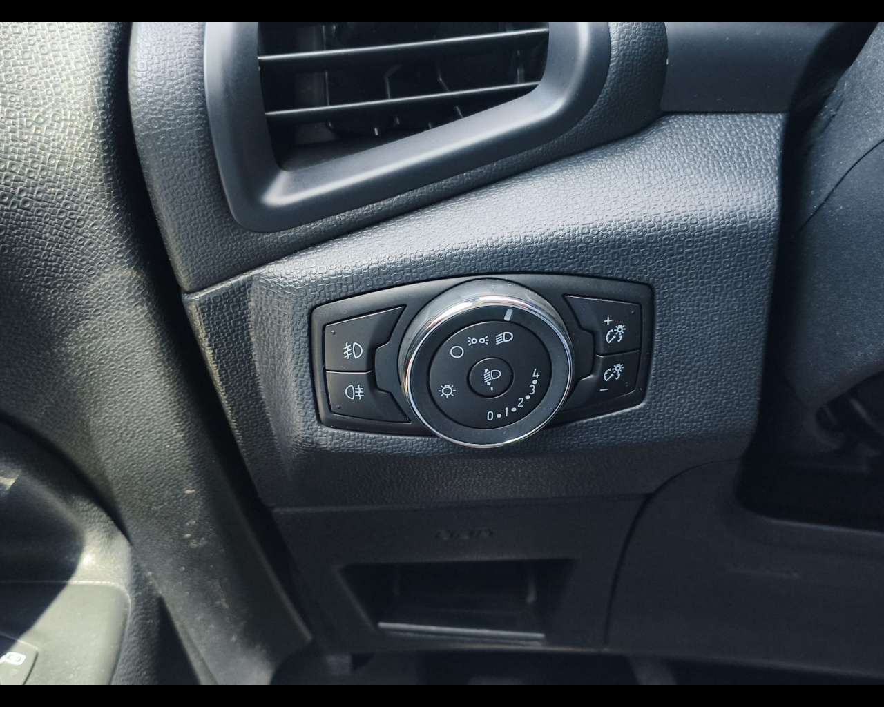 Foto FORD EcoSport 1.5 tdci Plus s&s 100cv 