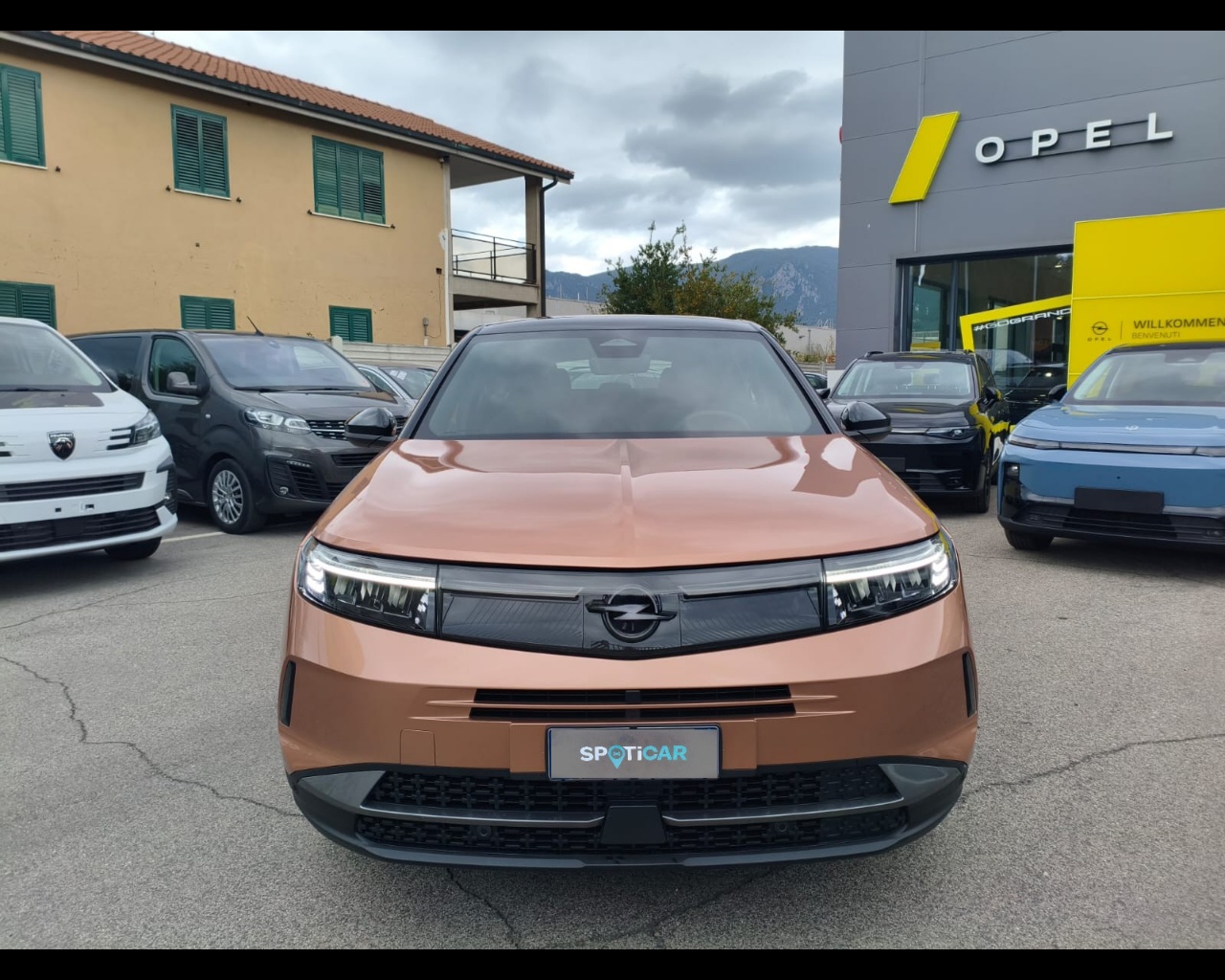 Foto OPEL Grandland 1.2 hybrid Edition 136cv e-dcs6