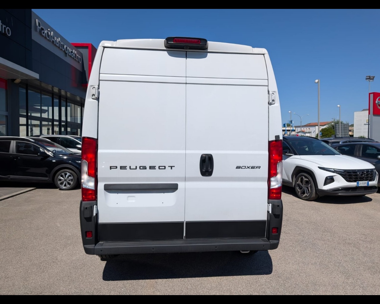 Foto PEUGEOT Boxer Furgone 335 L2 H2 BlueHDi 140 S&S