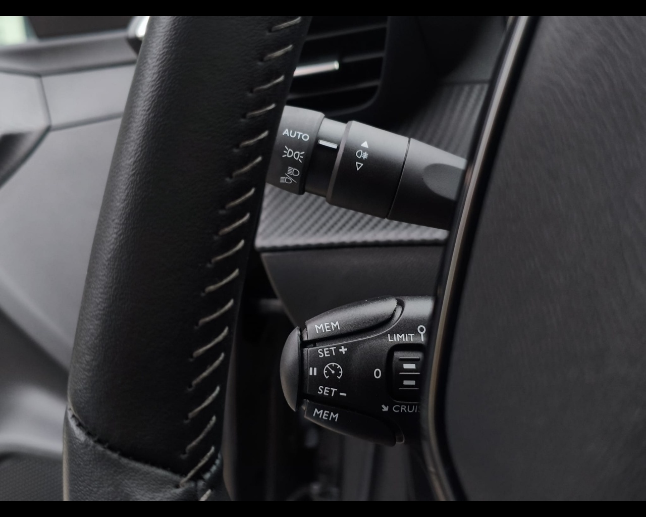 Foto PEUGEOT 208 1.2 puretech Active Pack s&s 75cv