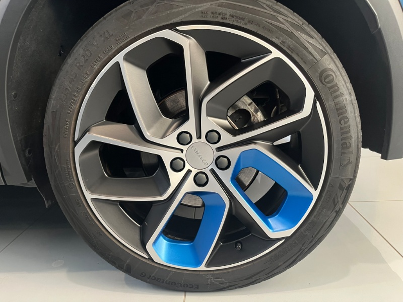 LYNK&CO – 01 PHEV