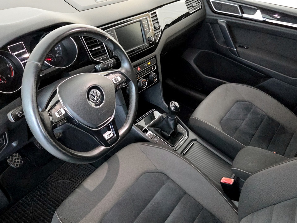 VOLKSWAGEN Golf Sportsvan 1.6 tdi Comfortline 110cv Diesel usato - 5