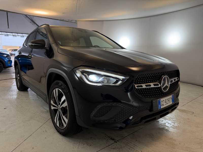 Gla - H247 - Gla 180 D Business Auto