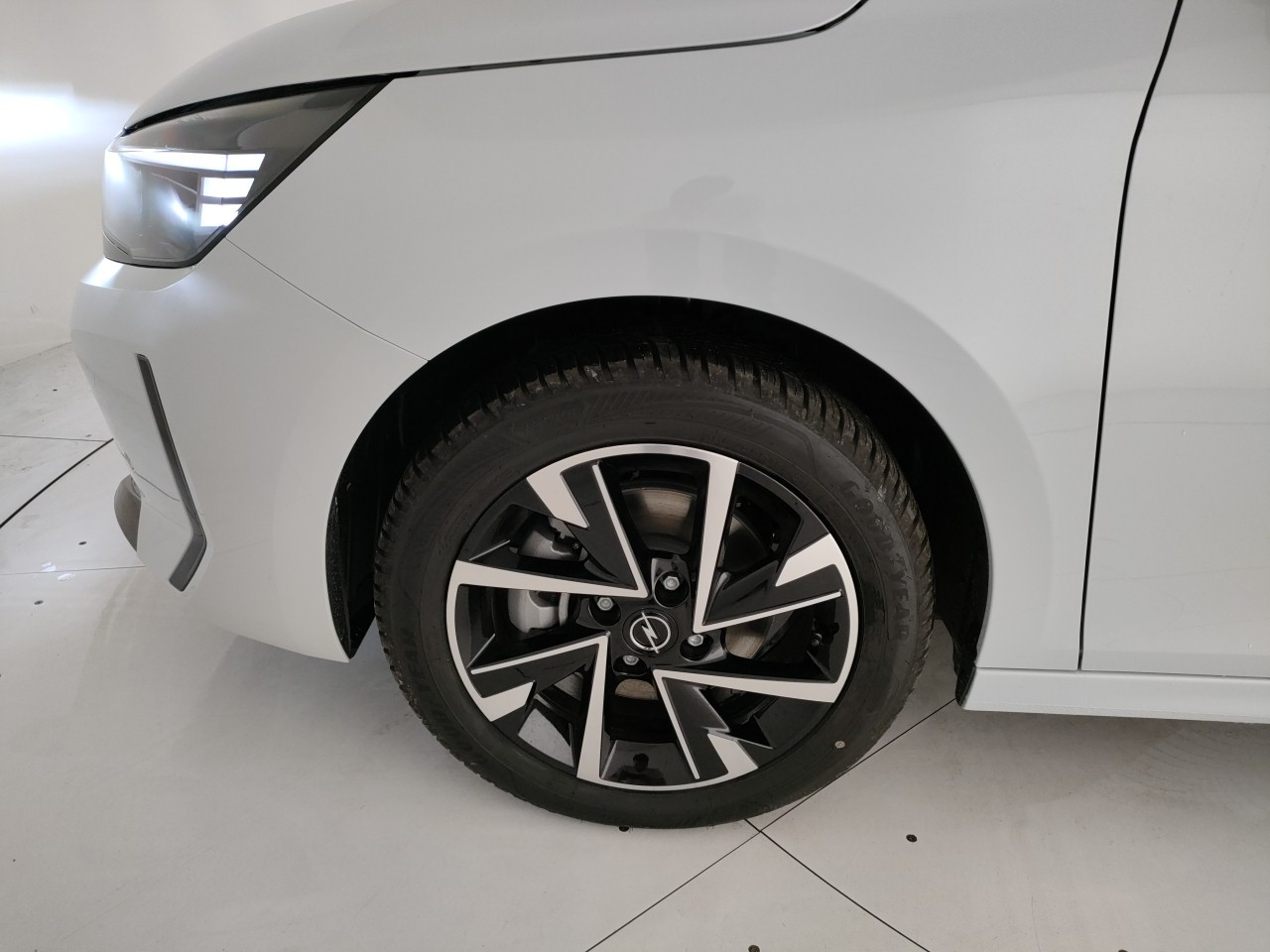 Opel Corsa Nuovo Ibrido benzina Corsa Porto Mantovano
