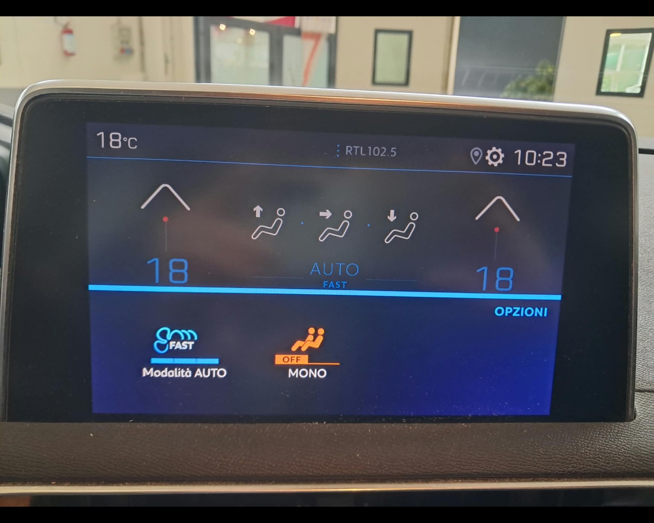 Foto PEUGEOT 3008 1.2 puretech t Active Pack s&s 130cv