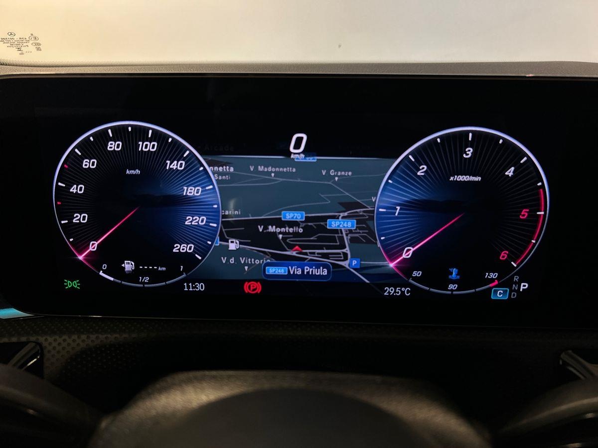 Mercedes  Classe A 180 D Advanced Plus AMG Line 8G-DCT - 13
