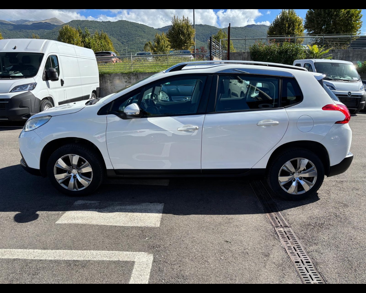 Foto PEUGEOT 2008 1.2 puretech (vti) 12v Allure 82cv