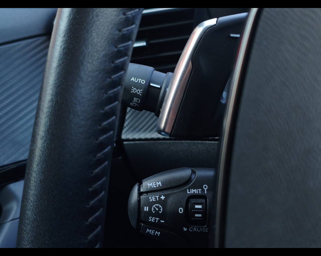 Foto PEUGEOT 2008 1.2 puretech Allure s&s 130cv eat8