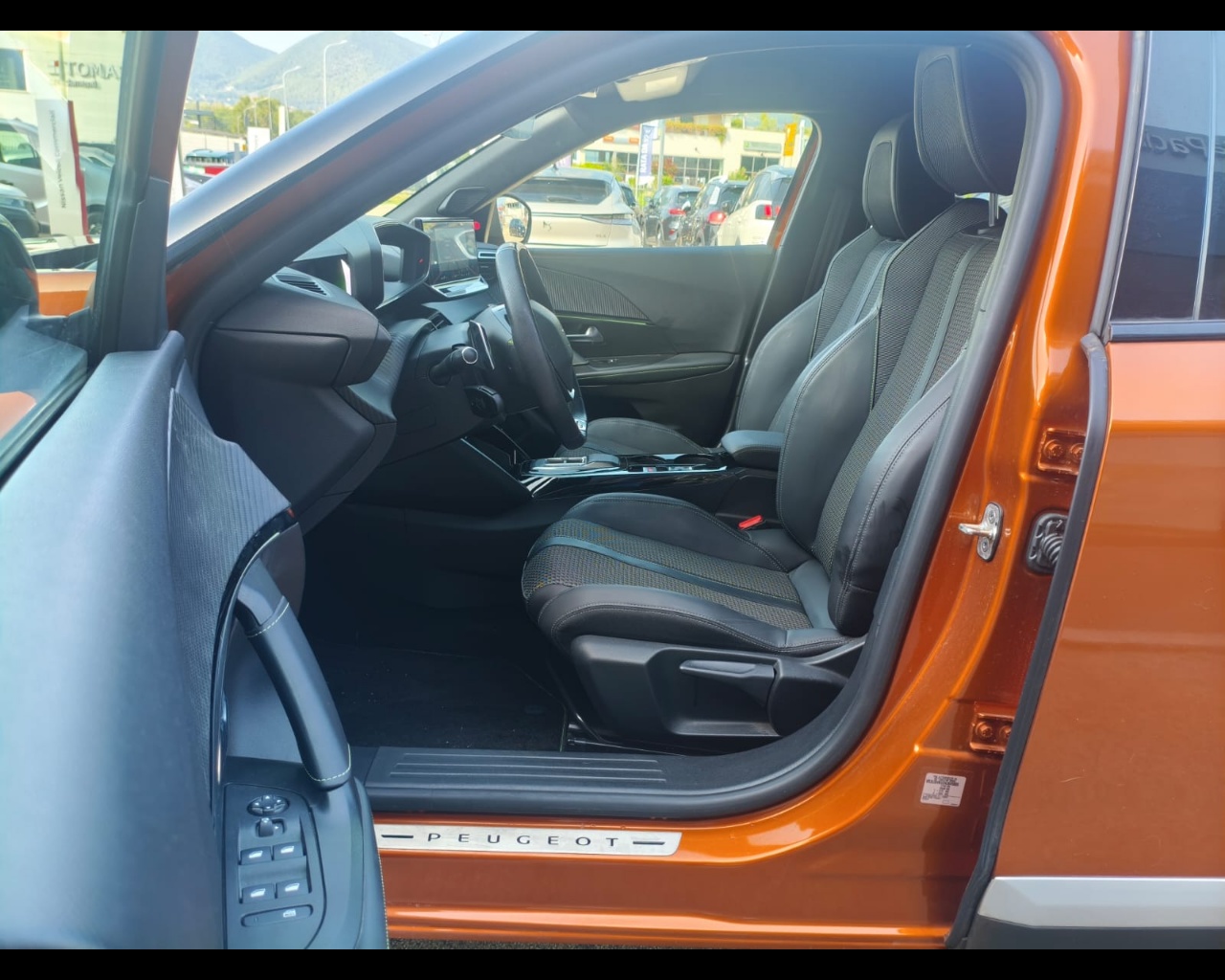 Foto PEUGEOT 2008 1.2 puretech GT Pack s&s 130cv eat8