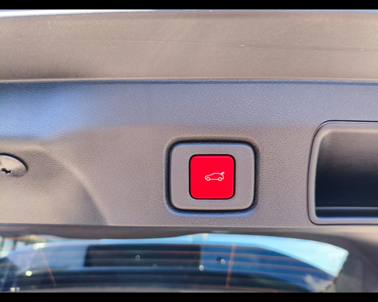 Foto JEEP Nuova Compass E-Hybrid Plug-InFirst Edition 1.6l 195cv Plug-In Hybrid Fw