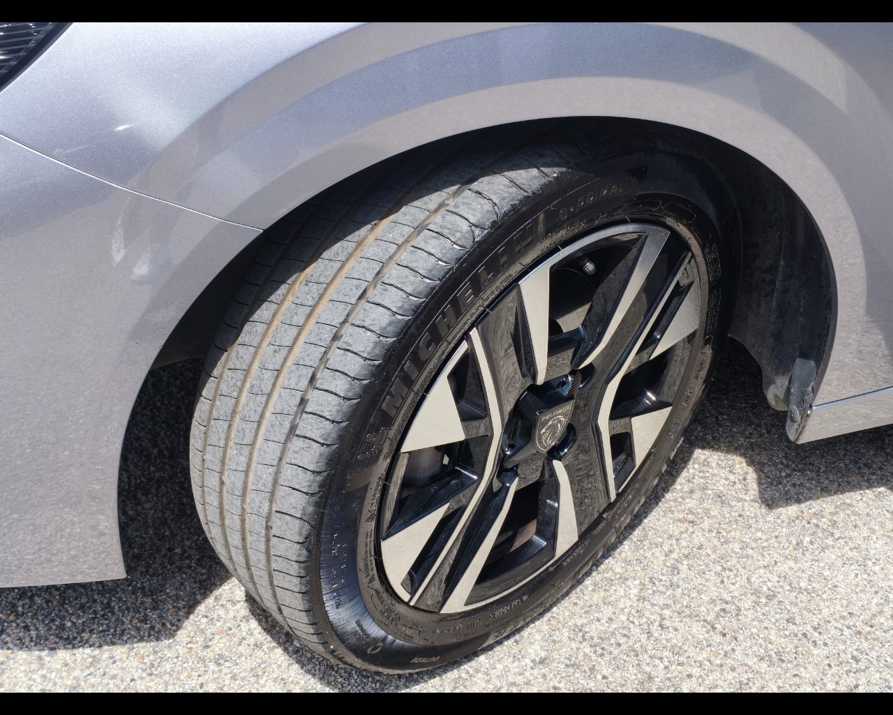 Foto PEUGEOT 208 1.2 puretech Allure s&s 100cv