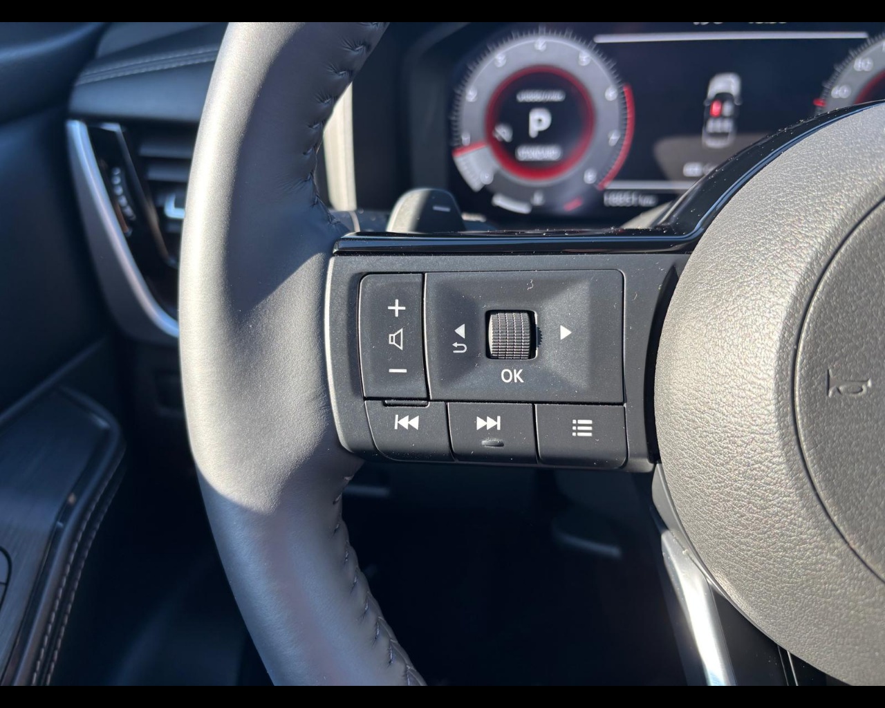 Foto NISSAN X-Trail TEKNA 2WD