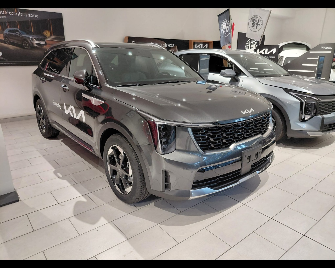 Foto KIA SORENTO MY25 1.6 PHEV AWD STYLE SR