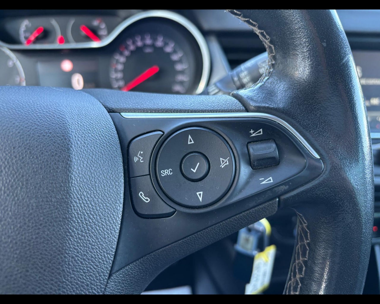 Foto OPEL Crossland 1.5 ecotec Elegance 110cv