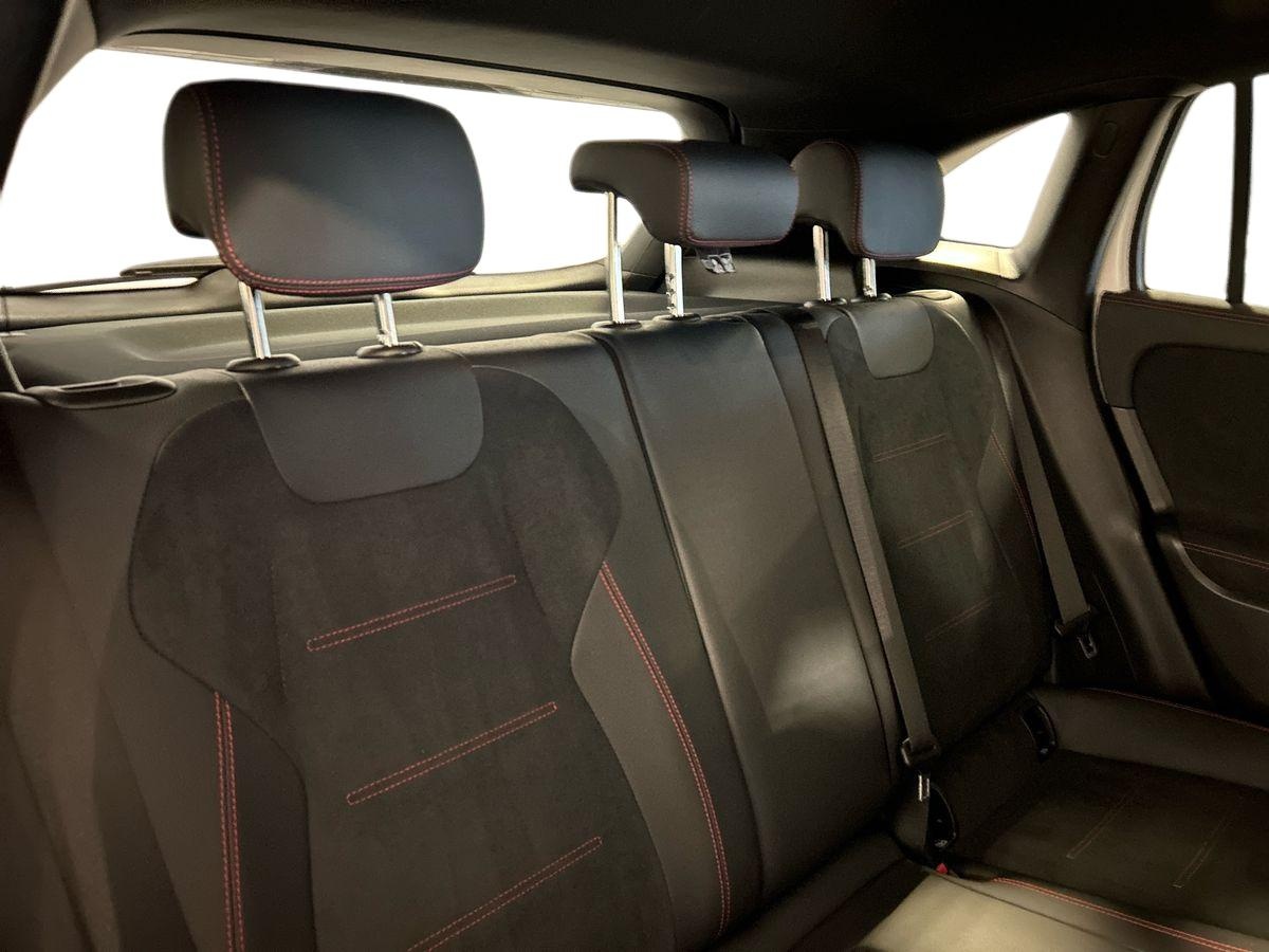 Mercedes GLA GLA 200 D Premium 8G-DCT - 16