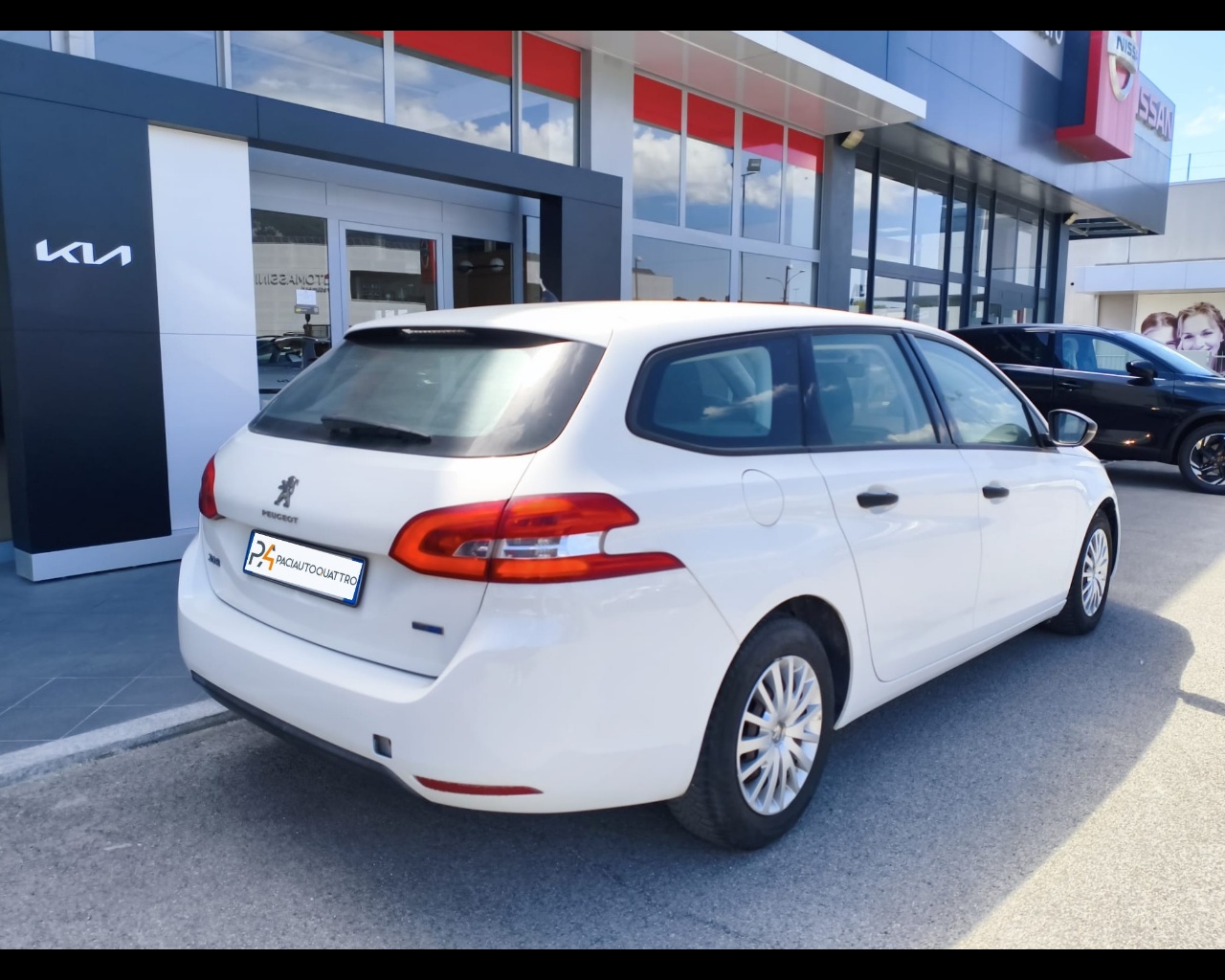 Foto PEUGEOT 308 SW 1.6 bluehdi Access s&s 100cv