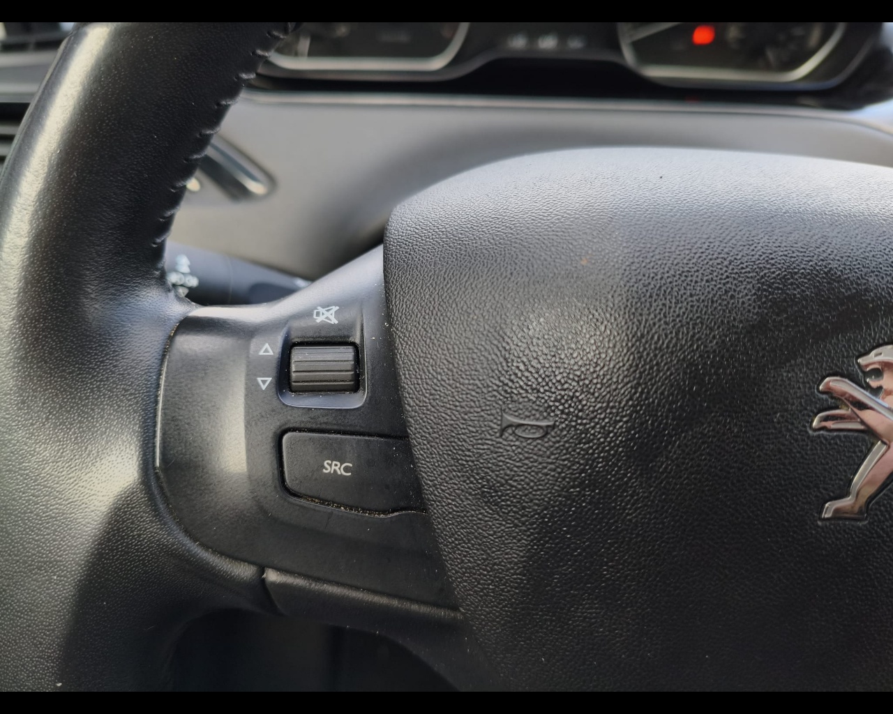 Foto PEUGEOT 208 5p 1.2 puretech Active s&s 82cv neopatentati