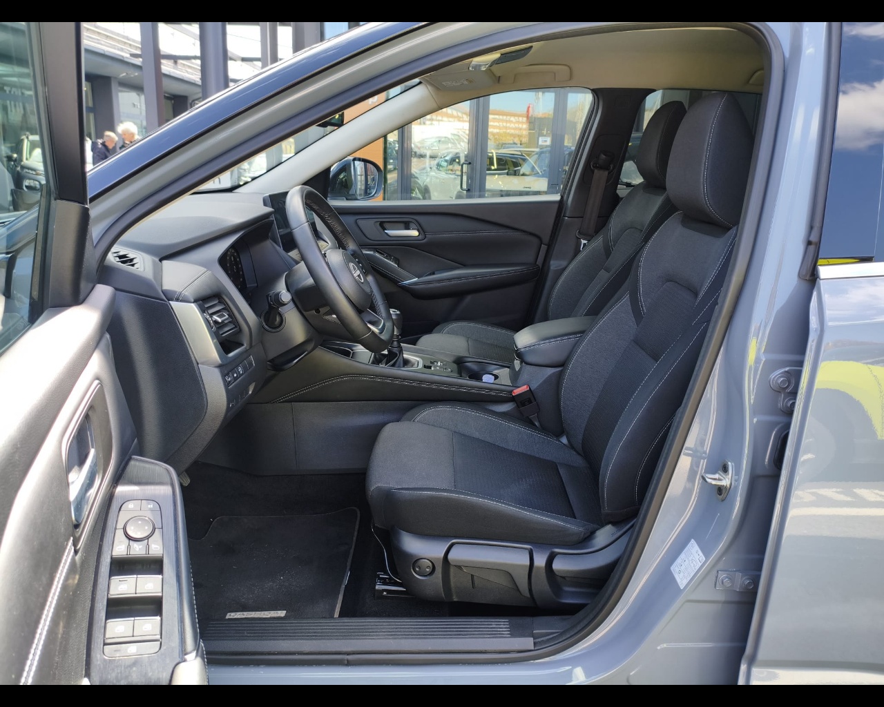 Foto NISSAN Qashqai 1.3 mhev N-Connecta 2wd 140cv