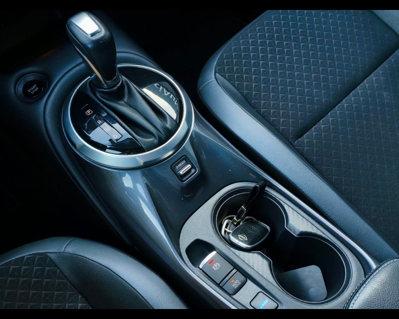 Foto NISSAN Juke 1.6 hev N-Connecta