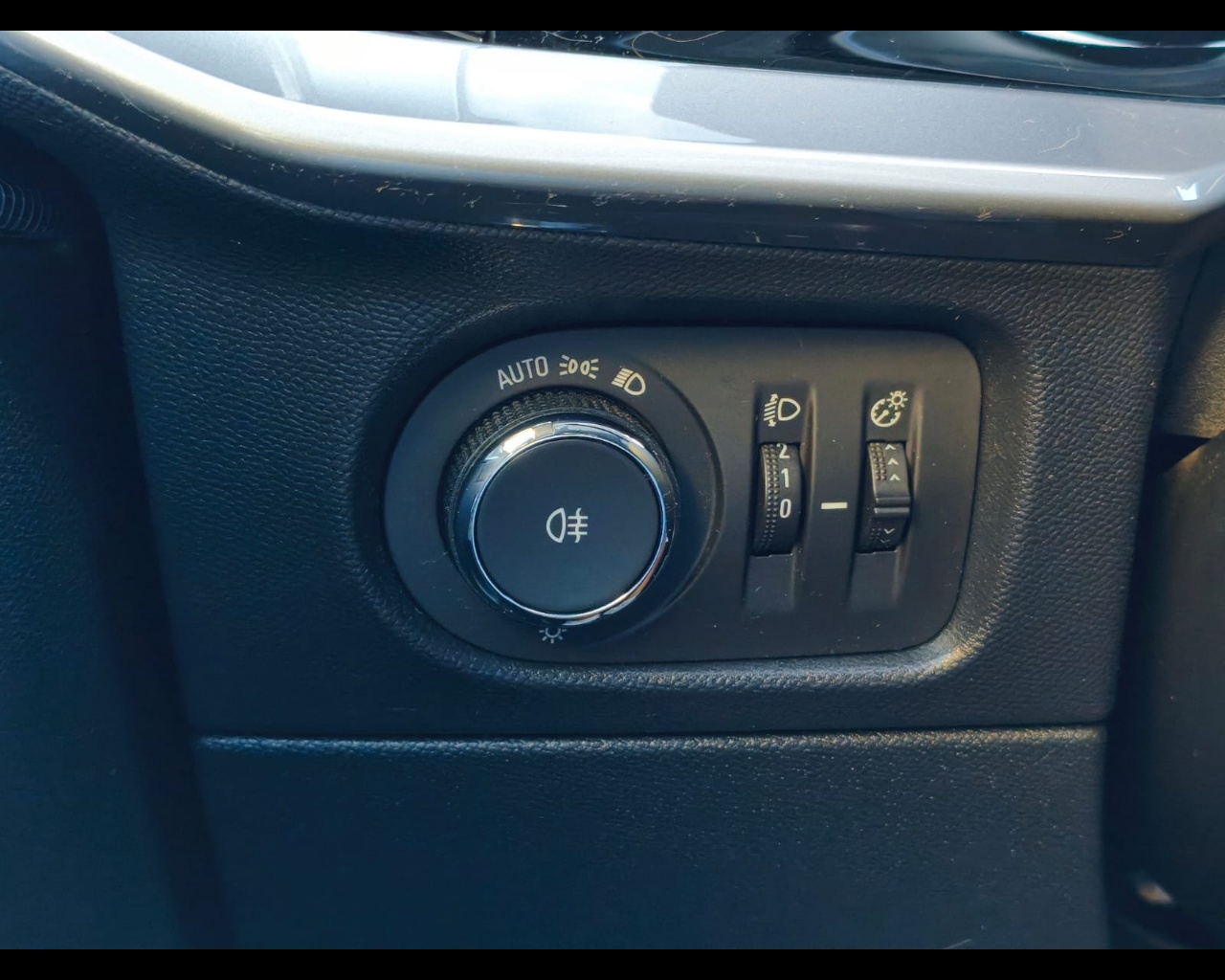 Foto OPEL Mokka 1.2 t Edition s&s 100cv